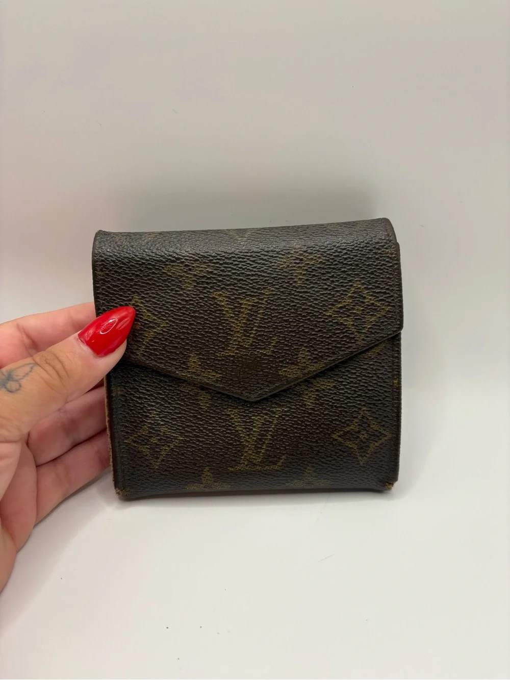 Louis Vuitton compact envelope
